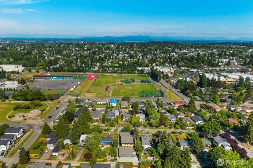 Property photo for 8627 30th Avenue Sw, Seattle photo 32