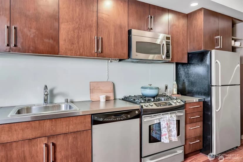 Property photo for 910 Lenora Street #s1004, Seattle photo 8