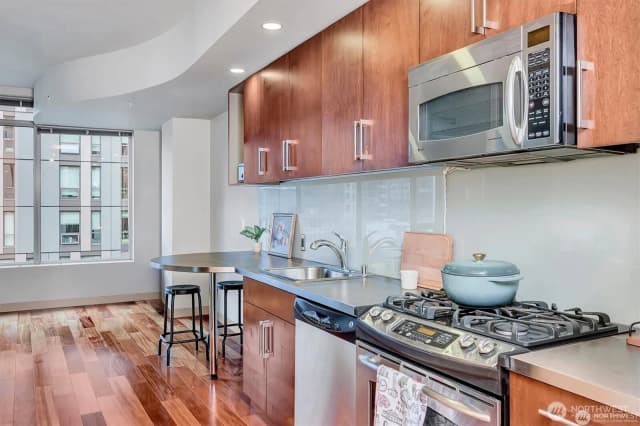 Property photo for 910 Lenora Street #s1004, Seattle photo 5