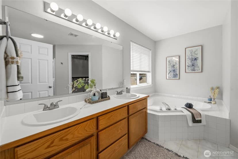 Property photo for 27610 239th Place Se, Maple Valley photo 19