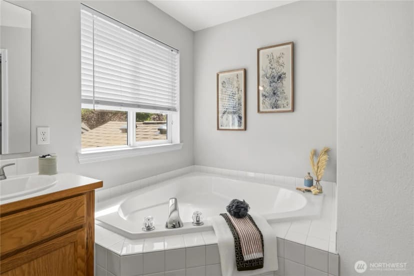 Property photo for 27610 239th Place Se, Maple Valley photo 21