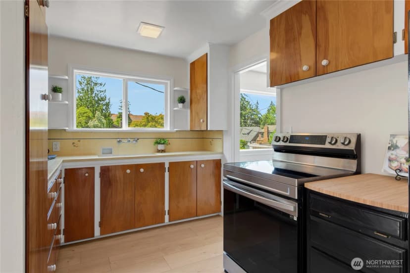 Property photo for 3909 Sw Stevens Street, Seattle photo 8