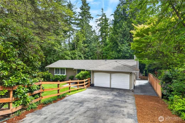 Property photo for 21313 Ne 10th Place, Sammamish photo 3
