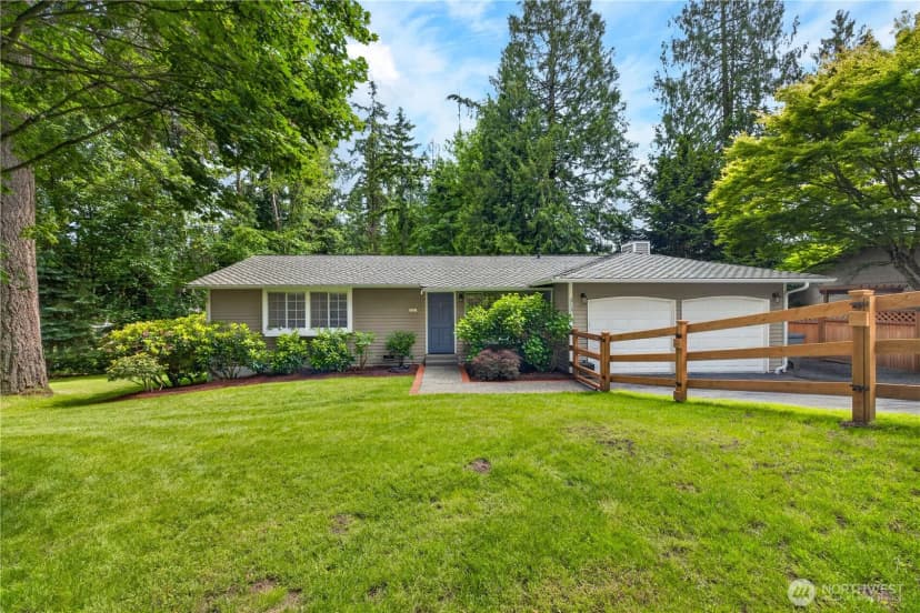 Property photo for 21313 Ne 10th Place, Sammamish photo 2