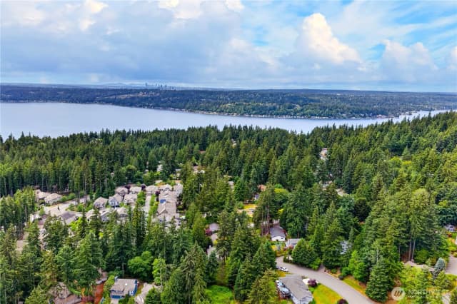 Property photo for 21313 Ne 10th Place, Sammamish photo 5