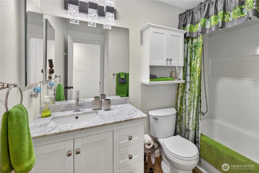 Property photo for 21313 Ne 10th Place, Sammamish photo 9