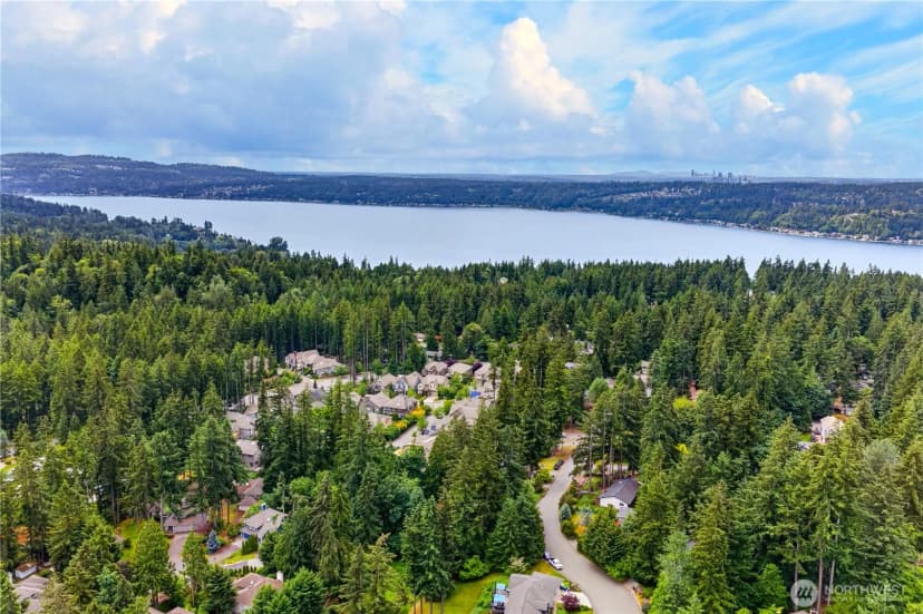 Property photo for 21313 Ne 10th Place, Sammamish photo 38