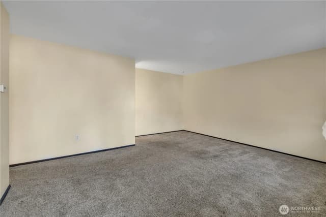 Property photo for 13607 2nd Avenue Sw, Seattle photo 4