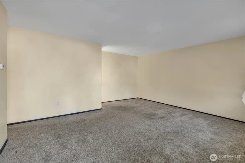 Property photo for 13607 2nd Avenue Sw, Seattle photo 4
