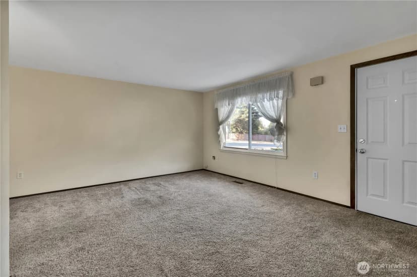 Property photo for 13607 2nd Avenue Sw, Seattle photo 6