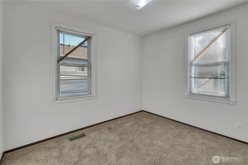 Property photo for 13607 2nd Avenue Sw, Seattle photo 14