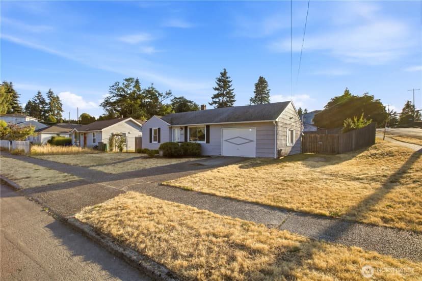 Property photo for 13607 2nd Avenue Sw, Seattle photo 3