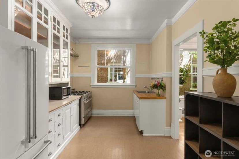 Property photo for 615 Boren Avenue #17, Seattle photo 16