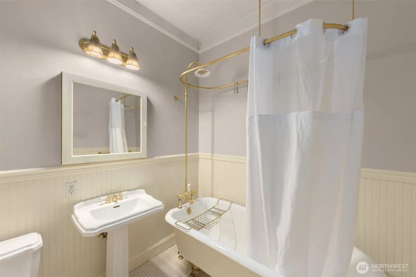 Property photo for 615 Boren Avenue #17, Seattle photo 19