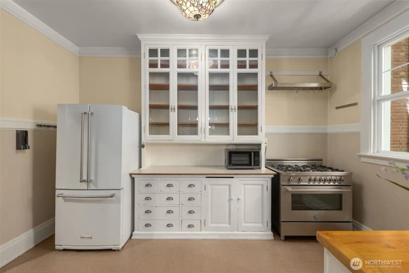 Property photo for 615 Boren Avenue #17, Seattle photo 18