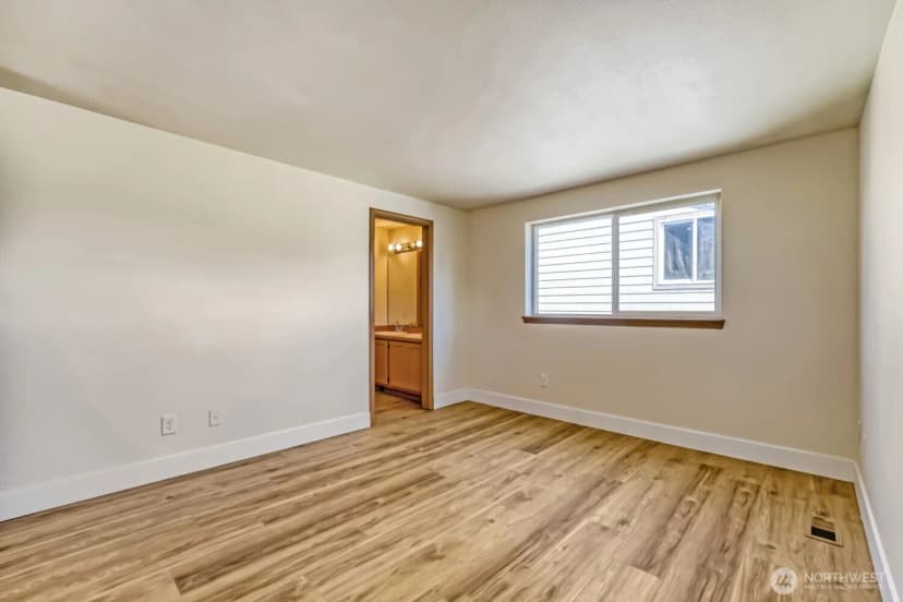 Property photo for 23419 23rd Avenue S, Des Moines photo 21