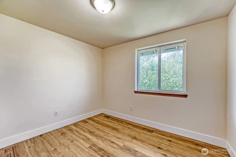 Property photo for 23419 23rd Avenue S, Des Moines photo 17