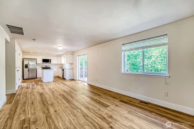 Property photo for 23419 23rd Avenue S, Des Moines photo 4