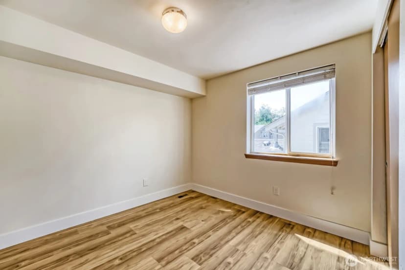 Property photo for 23419 23rd Avenue S, Des Moines photo 18
