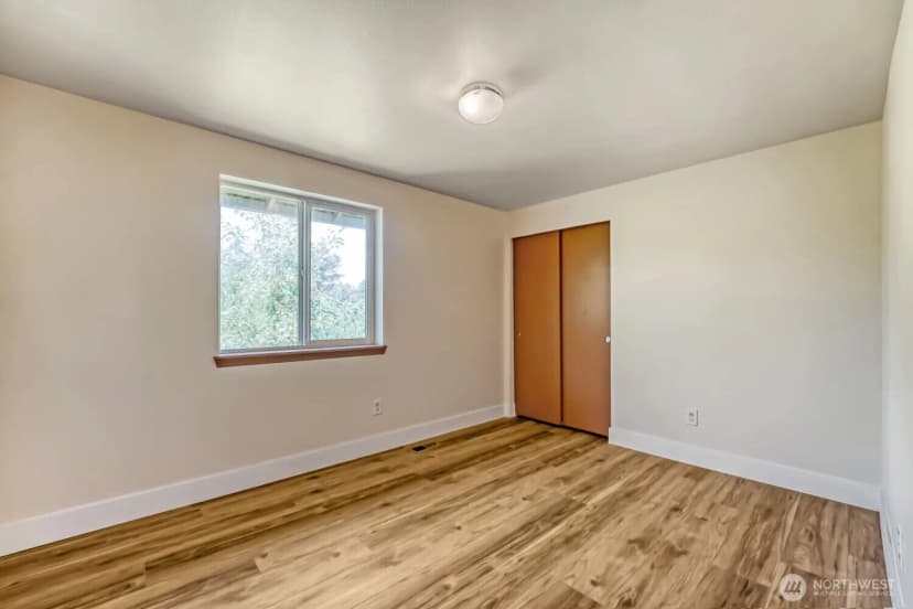 Property photo for 23419 23rd Avenue S, Des Moines photo 19