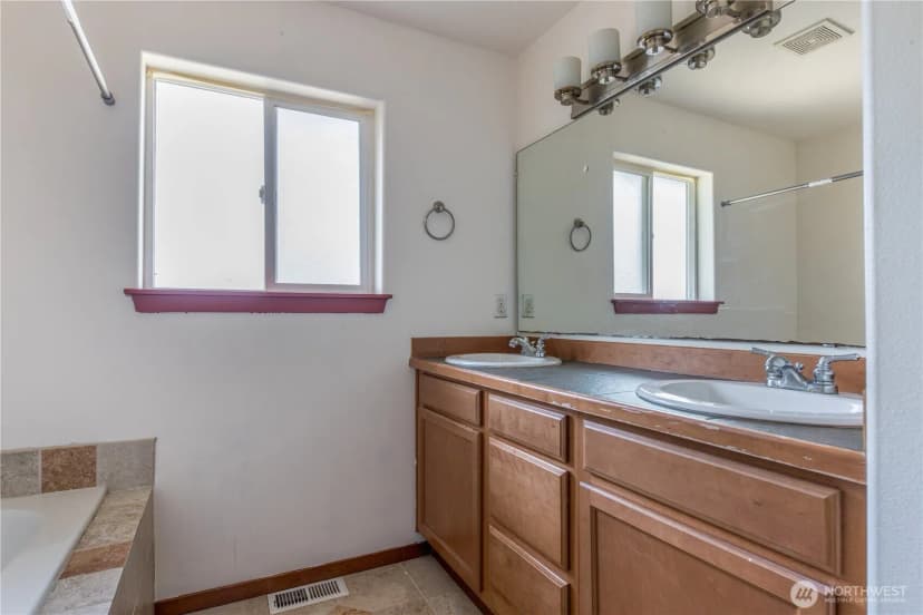 Property photo for 1102 Chestnut Street, Everett photo 12