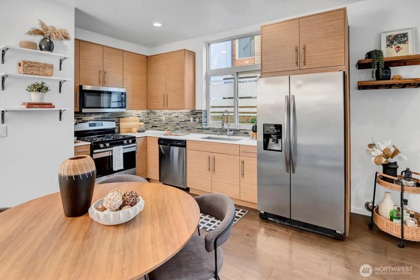 Property photo for 4809 Delridge Way Sw #a, Seattle photo 8