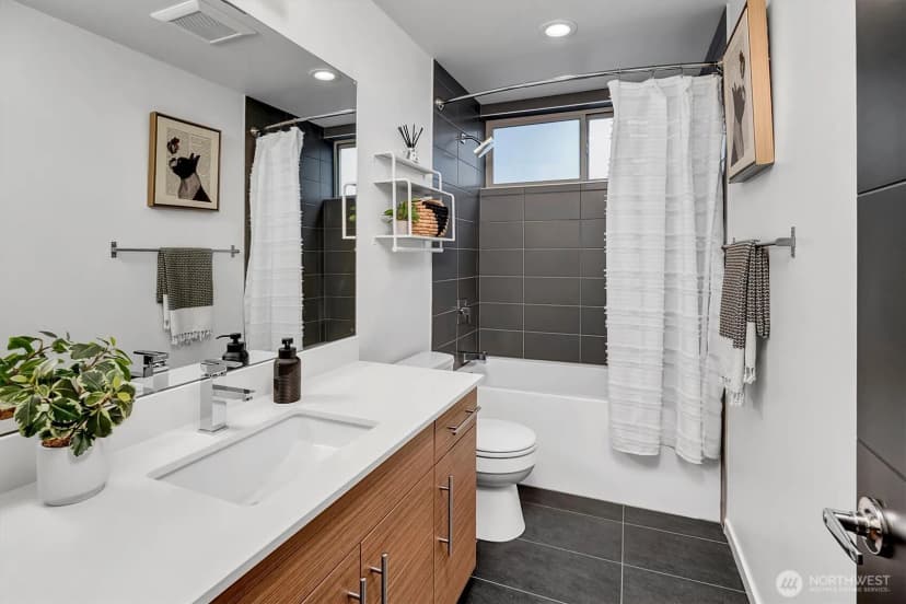 Property photo for 4809 Delridge Way Sw #a, Seattle photo 17