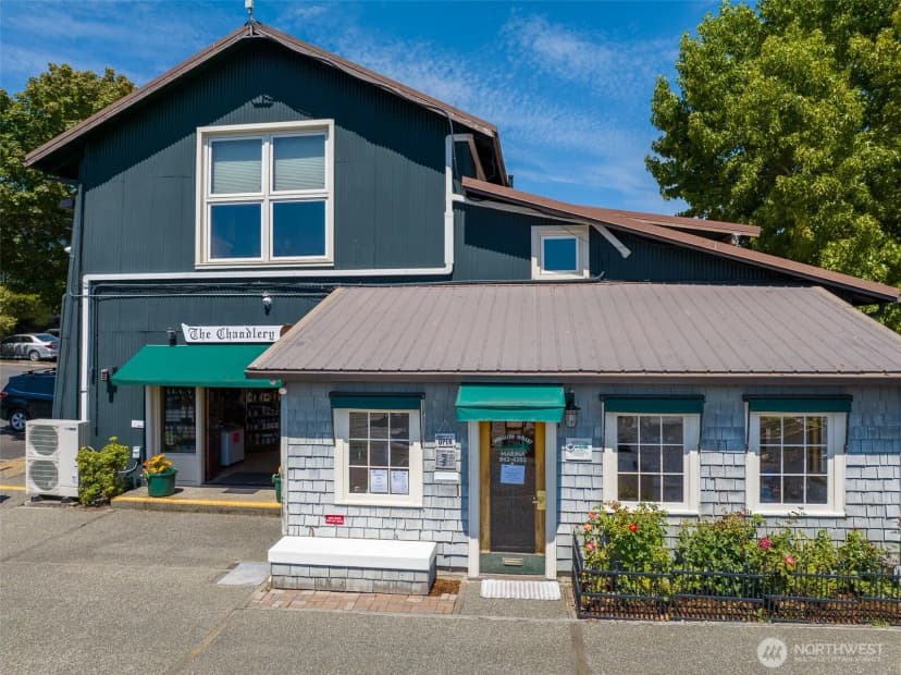 Property photo for 141 Parfitt Way Sw #m-10, Bainbridge Island photo 12