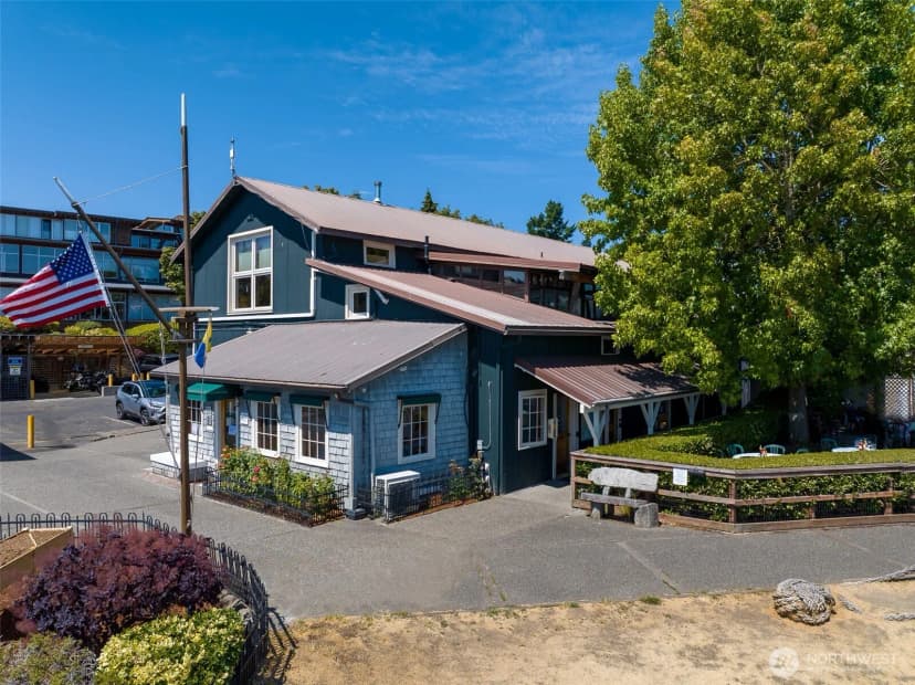 Property photo for 141 Parfitt Way Sw #m-10, Bainbridge Island photo 14