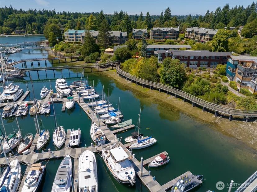 Property photo for 141 Parfitt Way Sw #m-10, Bainbridge Island photo 16