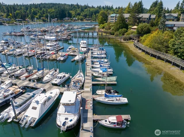 Property photo for 141 Parfitt Way Sw #m-10, Bainbridge Island photo 2