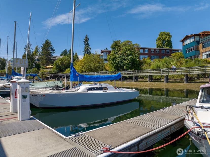 Property photo for 141 Parfitt Way Sw #m-10, Bainbridge Island photo 19