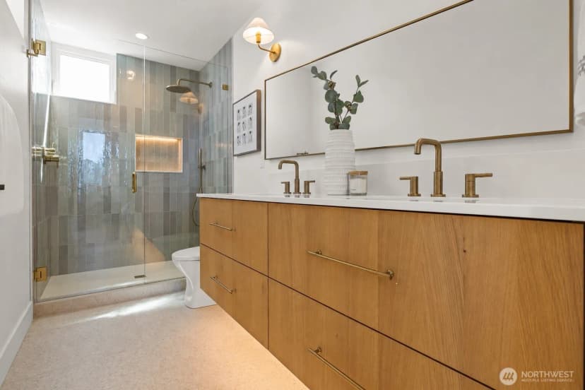 Property photo for 2456 55th Avenue Sw, Seattle photo 9