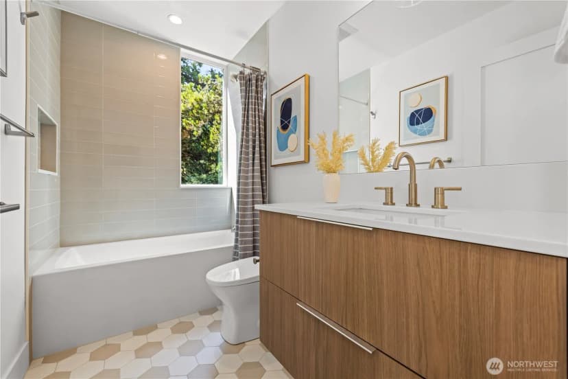 Property photo for 2456 55th Avenue Sw, Seattle photo 12