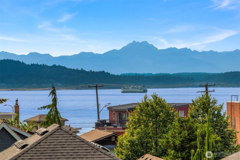 Property photo for 2456 55th Avenue Sw, Seattle photo 17