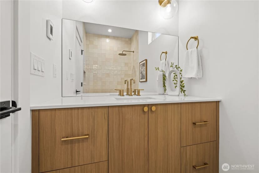 Property photo for 2456 55th Avenue Sw, Seattle photo 14