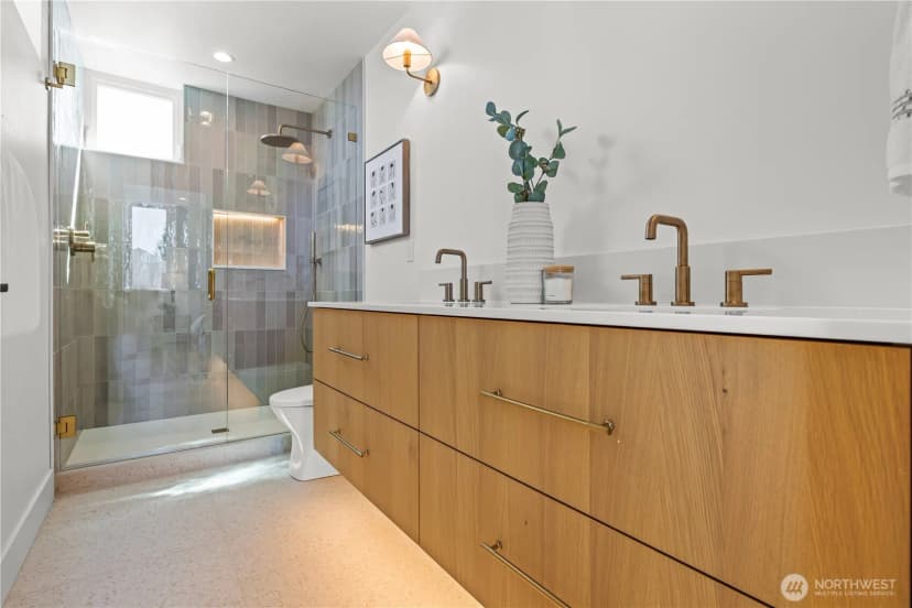 Property photo for 2456 55th Avenue Sw, Seattle photo 10