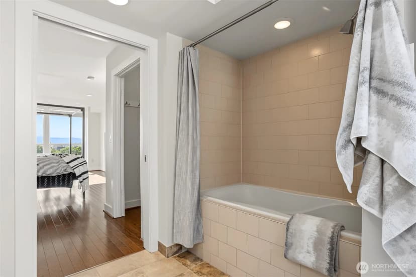 Property photo for 427 13th Avenue E #c, Seattle photo 25