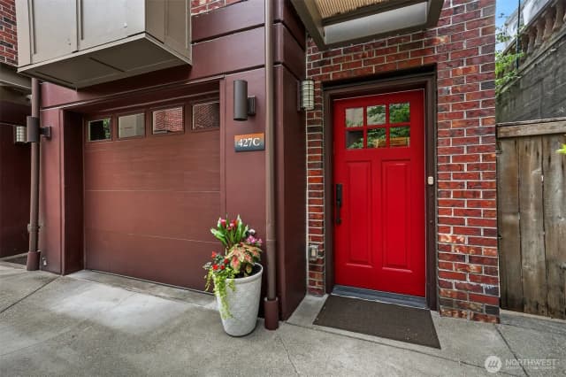 Property photo for 427 13th Avenue E #c, Seattle photo 2