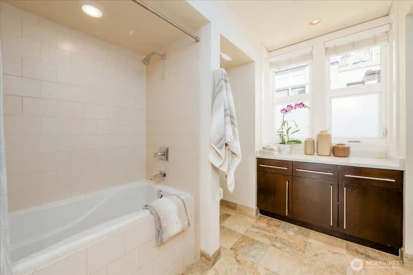 Property photo for 427 13th Avenue E #c, Seattle photo 24