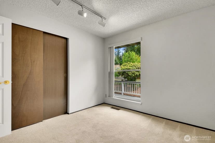 Property photo for 24520 Se 24th Street, Sammamish photo 14