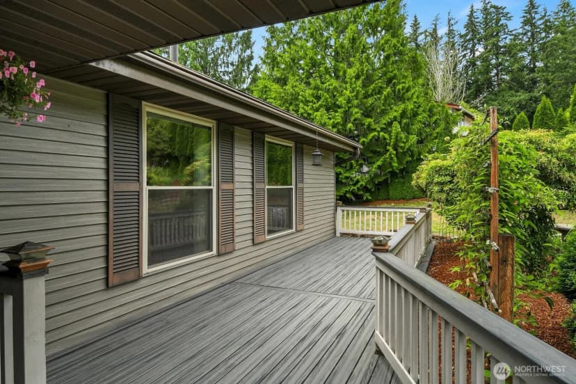Property photo for 24520 Se 24th Street, Sammamish photo 2