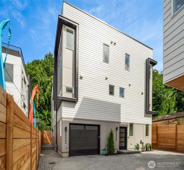 Property photo for 2454 55th Avenue Sw #a, Seattle photo 2
