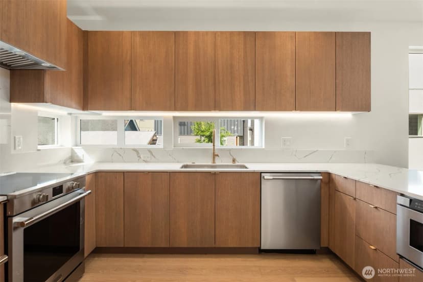 Property photo for 2454 55th Avenue Sw #a, Seattle photo 7