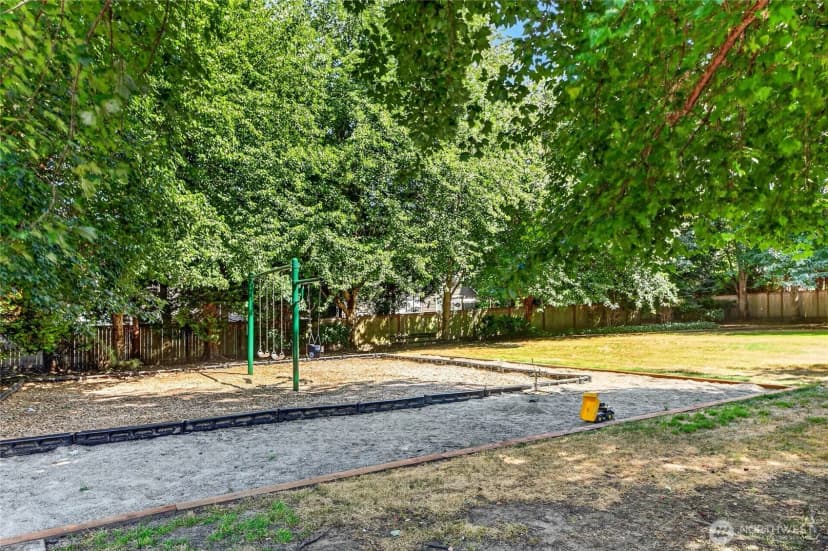 Property photo for 118 246th Way Se, Sammamish photo 37