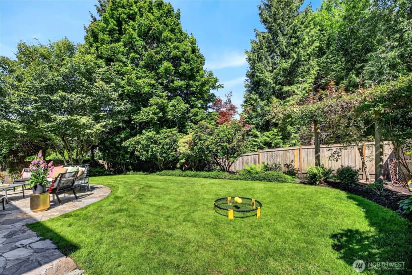 Property photo for 118 246th Way Se, Sammamish photo 35