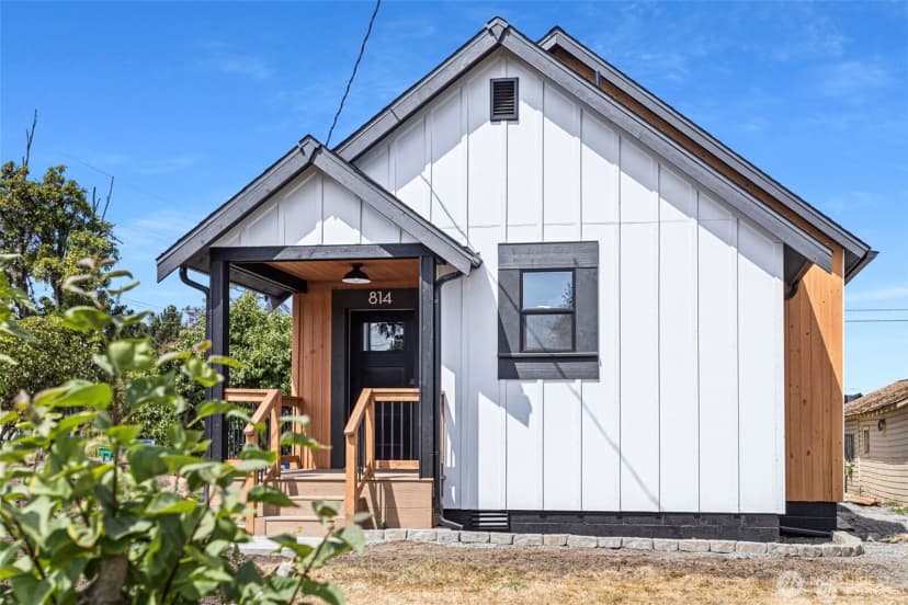 Property photo for 814 26th Street #1, Anacortes photo 2