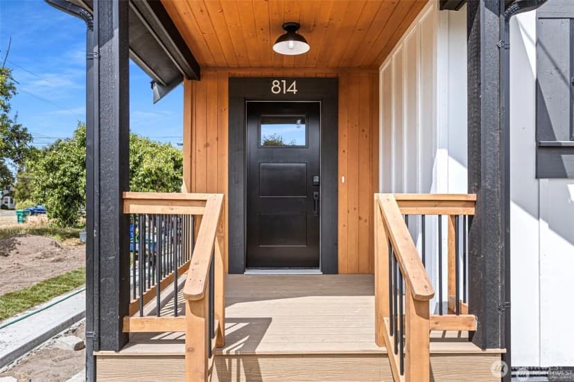 Property photo for 814 26th Street #1, Anacortes photo 3