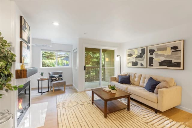 Property photo for 18523 68th Avenue Ne #102, Kenmore photo 2