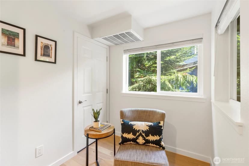 Property photo for 18523 68th Avenue Ne #102, Kenmore photo 4